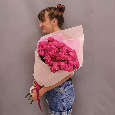 Кустовые яркие пионовидные розы 46108-Р