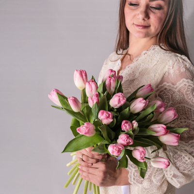 Букет из 25 розовых тюльпанов (без упаковки) 7338