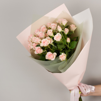 Букет из нежных кустовых роз 50403-СвР