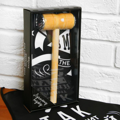 Подарочный набор "Лучшему мужу" (фартук и отбивалка для мяса)  5142386